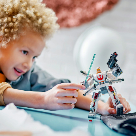 LEGO Star Wars: Robotul X-Wing al lui Luke Skywalker 75390, 6 ani+, 195 piese, varsta de la 6 ani la 9 ani [4]