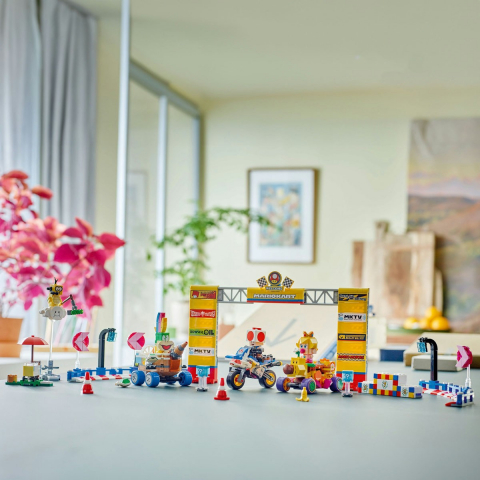 LEGO Super Mario: Mario Kart Set Baby Peach si Grand Prix 72036, 8 ani+, 823 piese, varsta de la 8 ani la 10 ani [4]