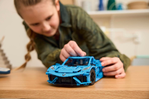 Lego technic chevrolet corvette stingray albastru 42217 copii varsta 9 ani - +15 ani [6]