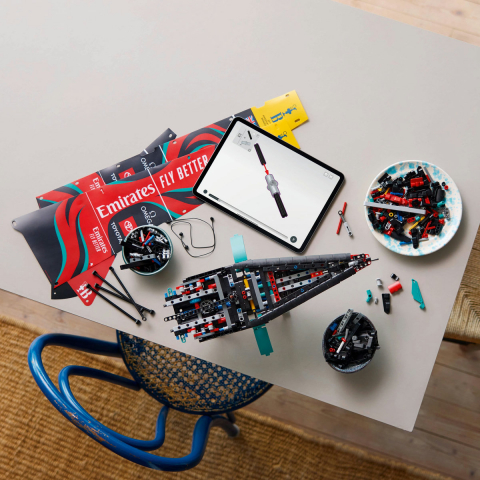 LEGO Technic Iahtul Emirates Team New Zealand AC75, varsta de la 14 ani la +15 ani [3]