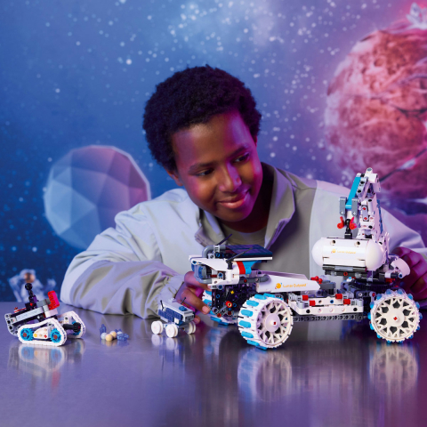  LEGO Technic Vehicul spatial Rover Lunar Outpost pentru copii cu varsta de 10 + ani [4]