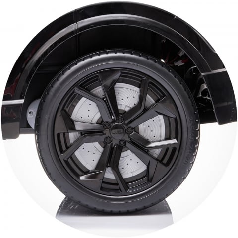 Masinuta electrica Chipolino Audi RS Q8 cu scaun din piele si roti EVA black [5]