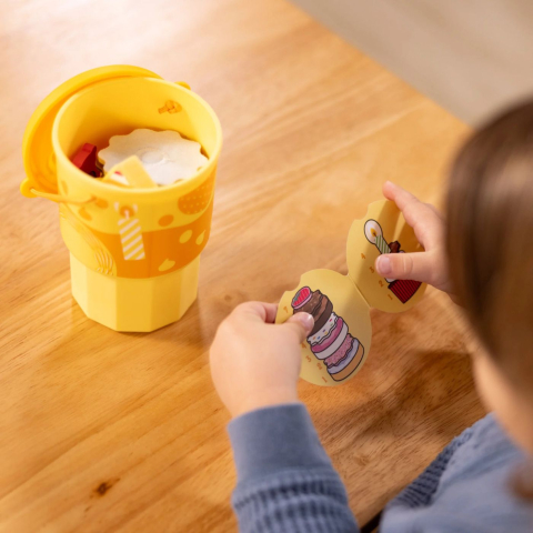 Melissa and doug play to go set de joaca briose si fursecuri la pachet copii varsta 3 ani - 10 ani [5]