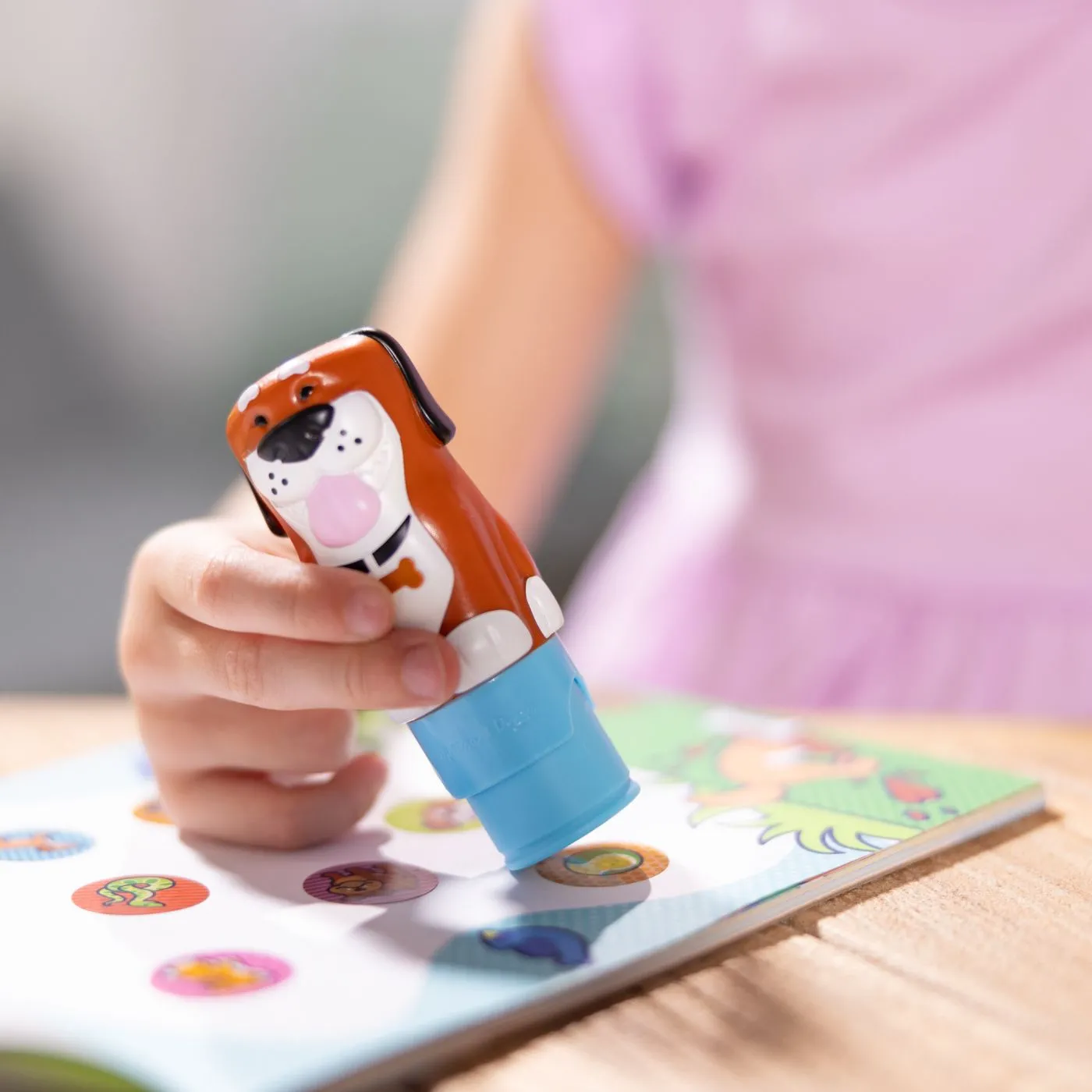 Melissa and doug set de joaca autocolante si stampila cu catelus reincarcabila, copii 3 ani-7 ani [6]