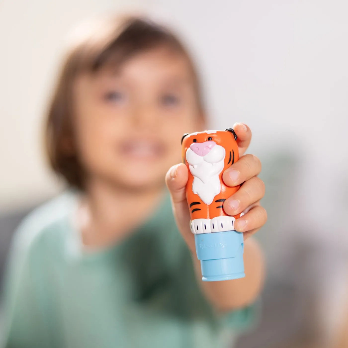Melissa and doug set de joaca autocolante si stampila reincarcabila tigru, copii 3 ani pana la 7 ani [3]