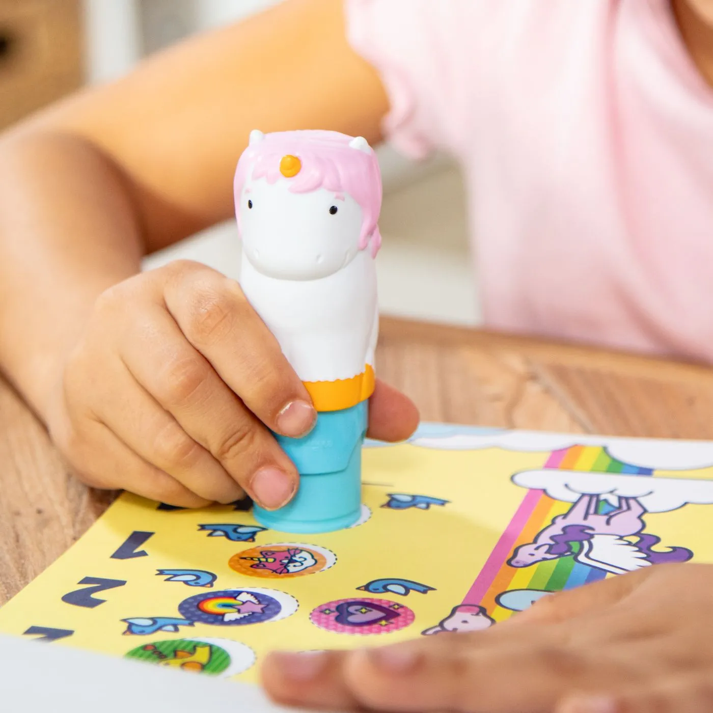 Melissa and doug set de joaca autocolante si stampila reincarcabila unicorn, copii 3 ani-7 ani [5]