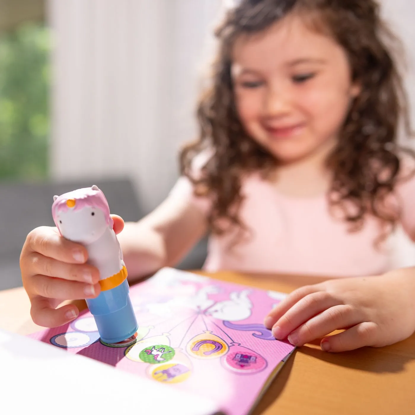 Melissa and doug set de joaca autocolante si stampila reincarcabila unicorn, copii 3 ani-7 ani [3]