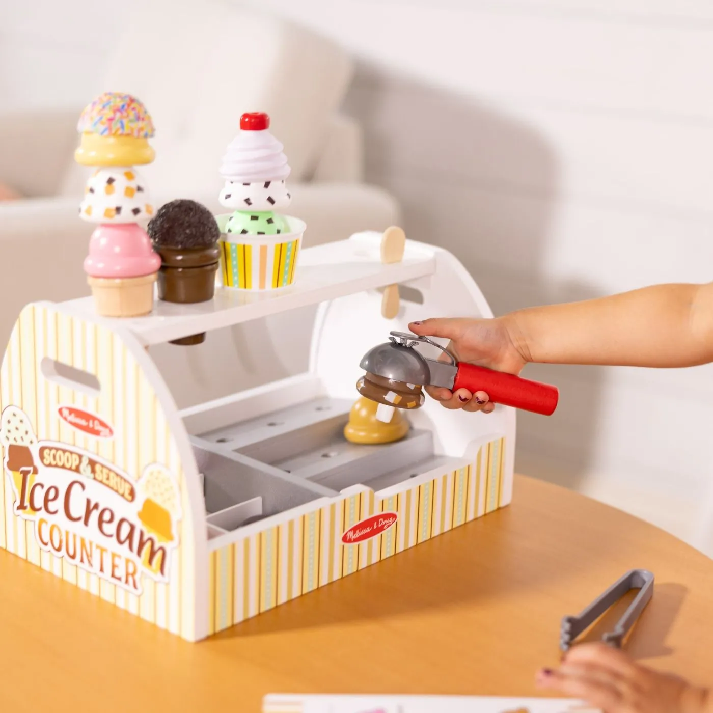 Melissa and doug set de joaca din lemn cu inghetata, copii varsta 3 ani pana la 7 ani [1]
