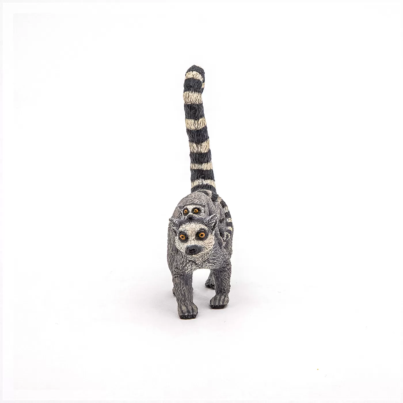 Papo figurina lemur cu pui, varsta de la 3 ani la +15 ani [6]