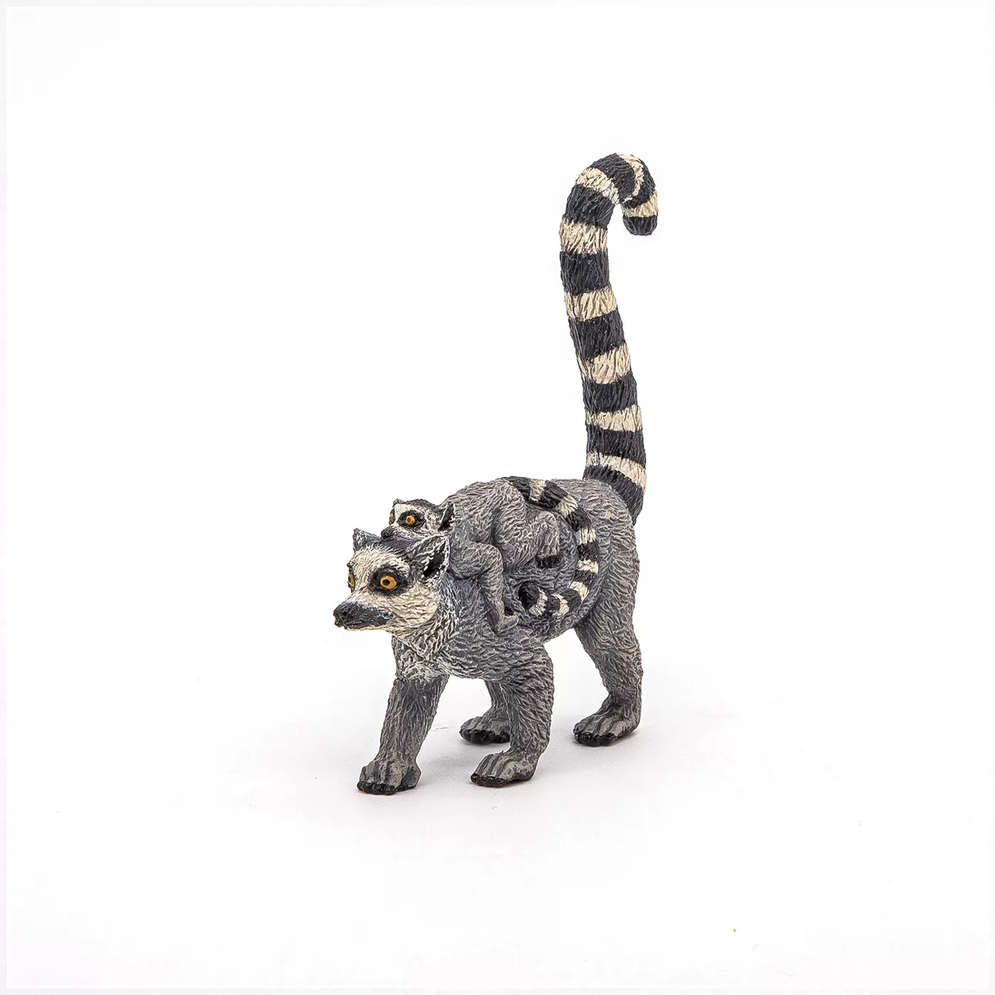 Papo figurina lemur cu pui, varsta de la 3 ani la +15 ani [5]