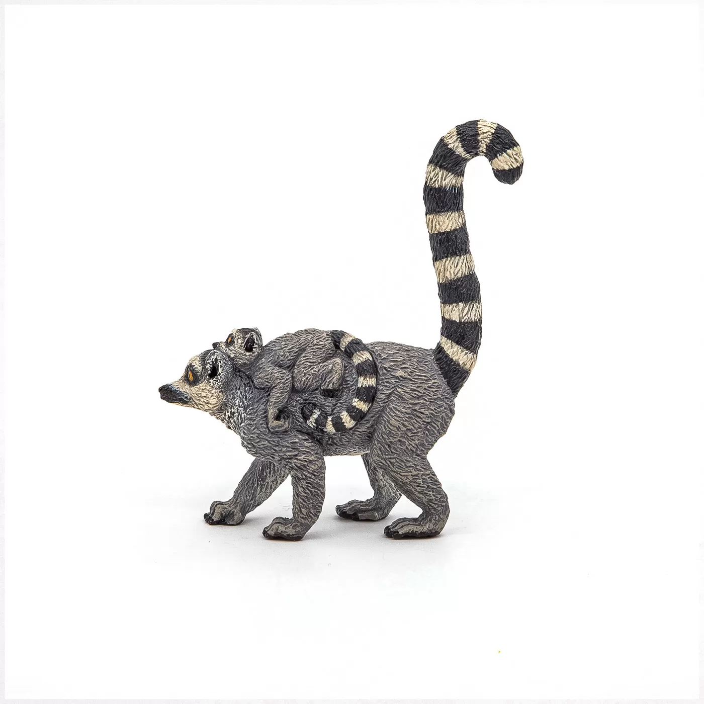 Papo figurina lemur cu pui, varsta de la 3 ani la +15 ani [4]