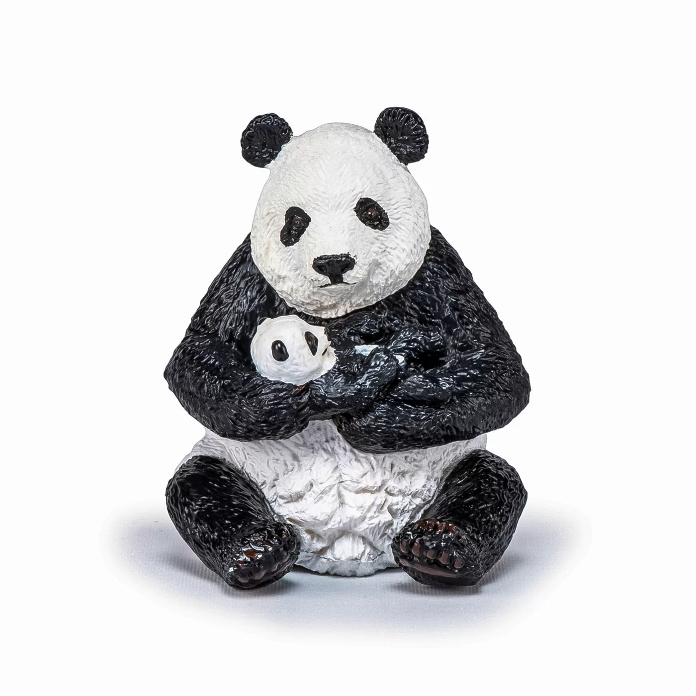 Papo figurina urs panda sezand cu pui in brate, varsta de la 3 ani la +15 ani [1]