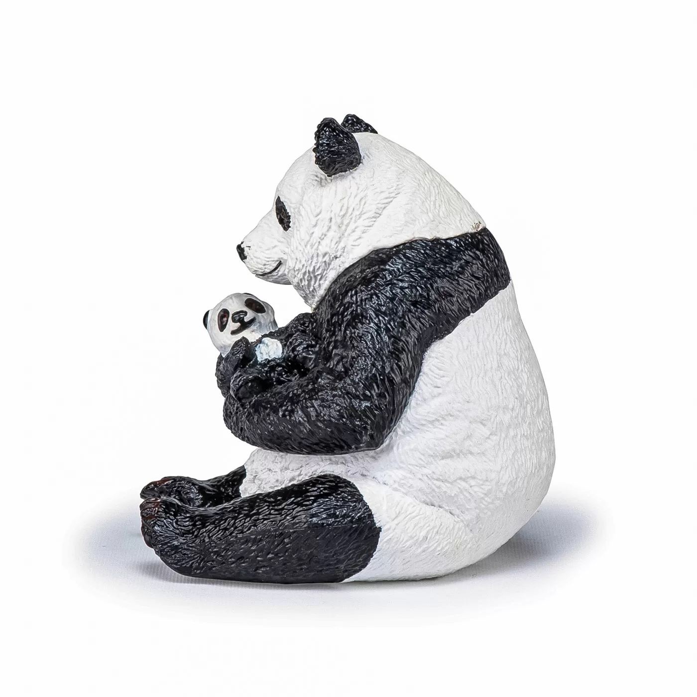 Papo figurina urs panda sezand cu pui in brate, varsta de la 3 ani la +15 ani [5]