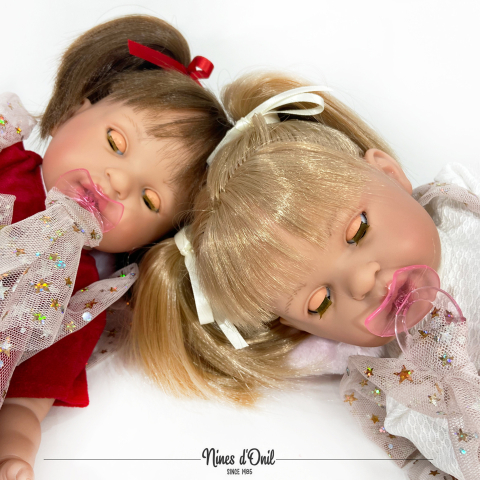 Papusa Nines D'Onil, Alex Craciun, cu rochie rosie, cu miros de vanilie, 40 cm, copii varsta 3 ani+,6 ani+,8 ani+ [1]