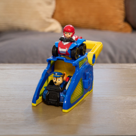 Patrula catelusilor set figurina chase si vehicul cu lansator copii varsta 3 ani - 8 ani [6]