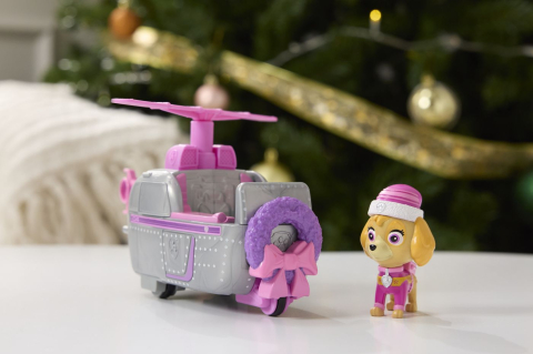 Patrula catelusilor vehicul si figurina skye cu accesorii de craciun [3]