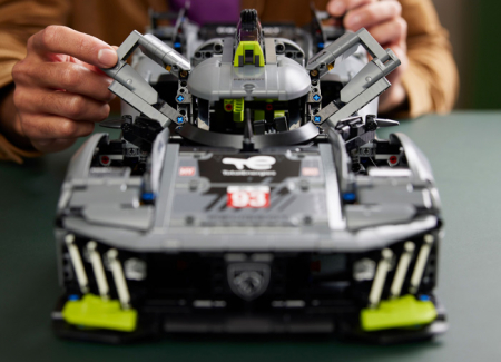 LEGO® Technic - PEUGEOT 9X8 24H Le Mans Hybrid Hypercar 42156, 1775 piese, varsta de la 14 ani la +15 ani [5]