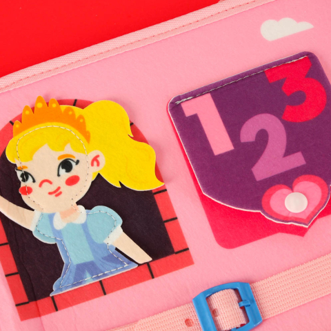 Placa Manipulativa Senzoriala Tip Rucsac Roz, Carte Educationala din Fetru Prințese, 3 ani+ [5]