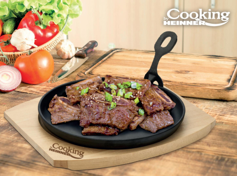 Platou servire rotund , 22 cm , fonta pura, cu maner detasabil si baza din lemn, cooking  by heinner [3]