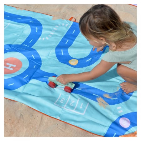 Prosop de plaja cu traseu auto, 140 x 70 cm, Quut Toys, 1-9 ani [1]