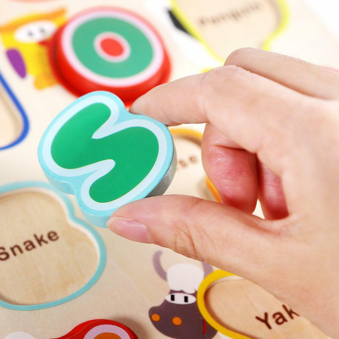 Puzzle din lemn - Litere si animalute [3]