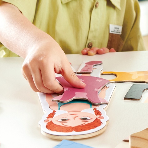 Puzzle magnetic de imbracare pentru copii (68 piese), copii varsta 3 ani+,6 ani+ [3]