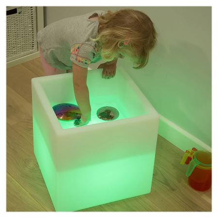 Jucării STEM, Știință şi Experimente - Sensory Cube, cub luminos pentru activitati, TickiT, 2-10 ani