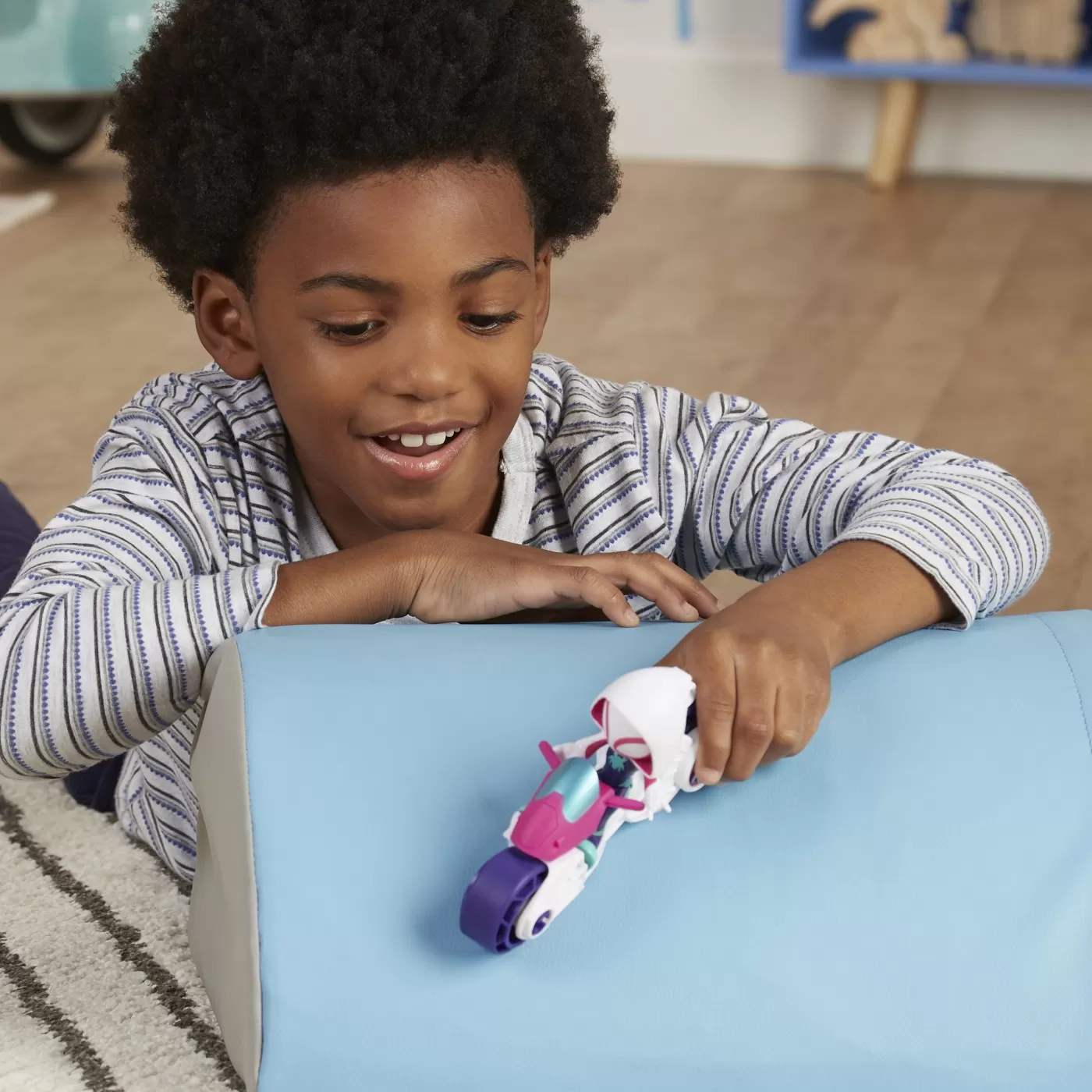 Spidey prietenii extraordinari set motocicleta si figurina ghost spider 10cm, copii 3 ani-7 ani [2]