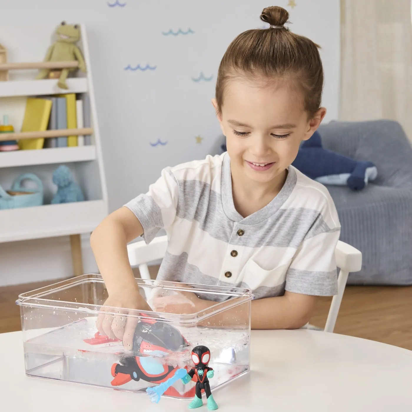 Spidey si prietenii lui uimitori marvel set figurina 7.6cm si submarinul delfin, copii 3 ani-7 ani [2]