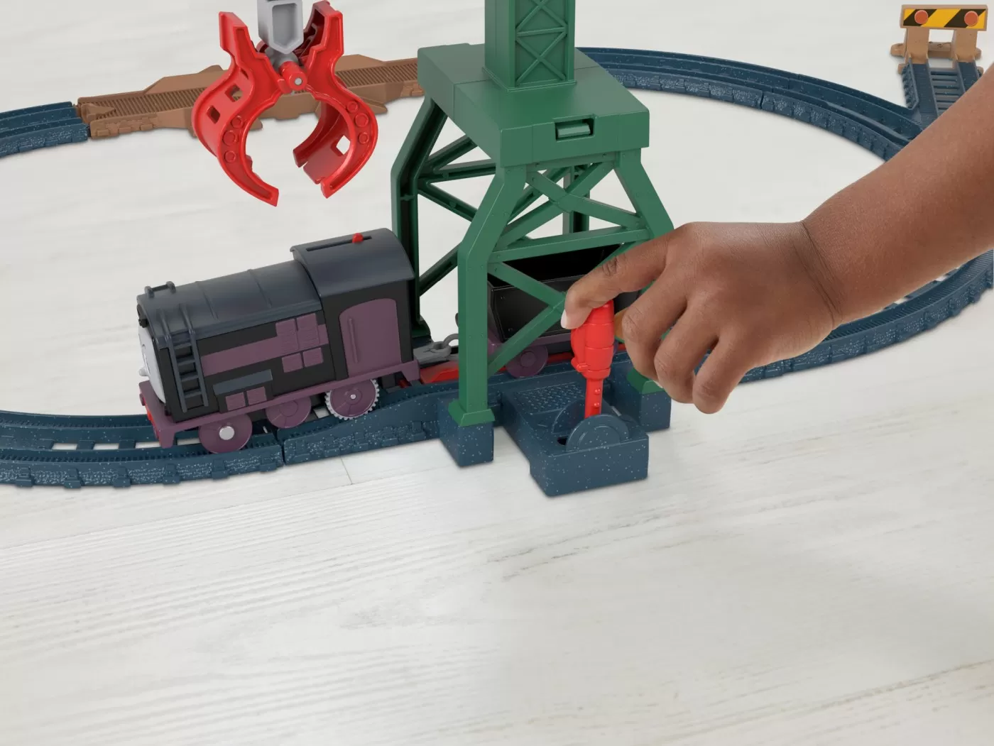 Thomas set de joaca cu locomotive diesel si cranky motorizate si accesorii, varsta de la 3 ani la 10 ani [4]