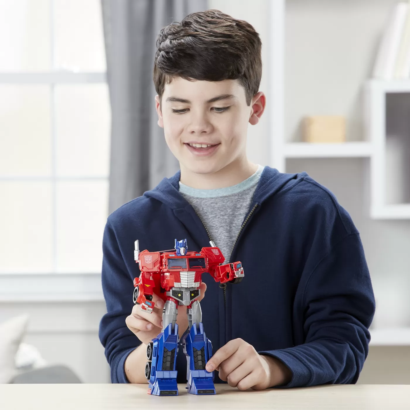 Transformers robot ultimate cu modes attack optimus prime, varsta de la 6 ani la 12 ani [2]