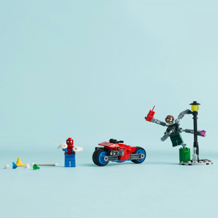 Urmarire pe motocicleta: Omul Paianjen vs Doc Ock, varsta de la 6 ani la 10 ani [4]