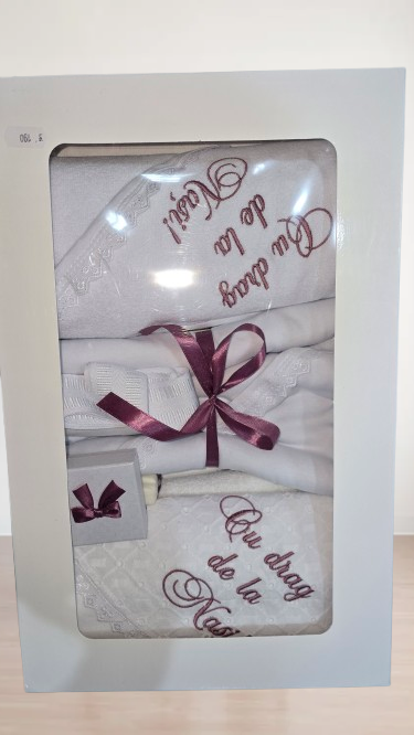 Trusou botez 8 piese cu broderie  diferite culori fete si baieti [3]