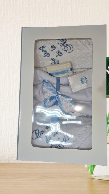 Trusou botez 8 piese cu broderie  diferite culori fete si baieti [4]