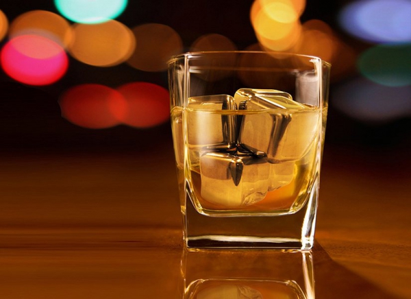 Cuburi din otel pentru whiskey [3]
