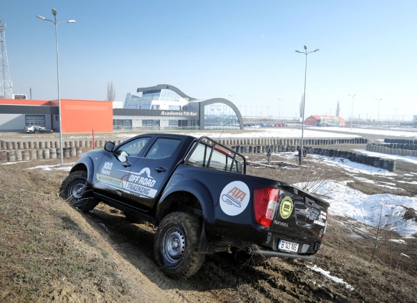 Experiență 100 Tracks Navara Academia Titi Aur [6]