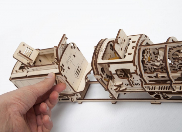 Puzzle 3D Locomotiva cu Aburi si Vagon din Lemn Ugears [28]
