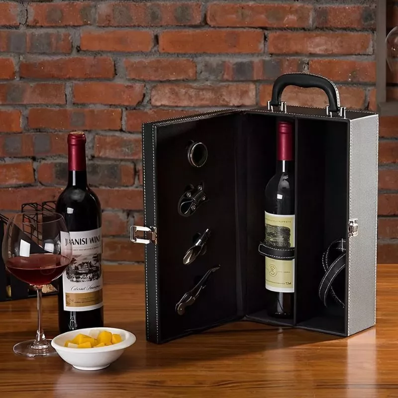 Cutie de vin Deluxe, pentru 2 sticle, cu accesorii de vin incluse, din piele ecologica neagra fina