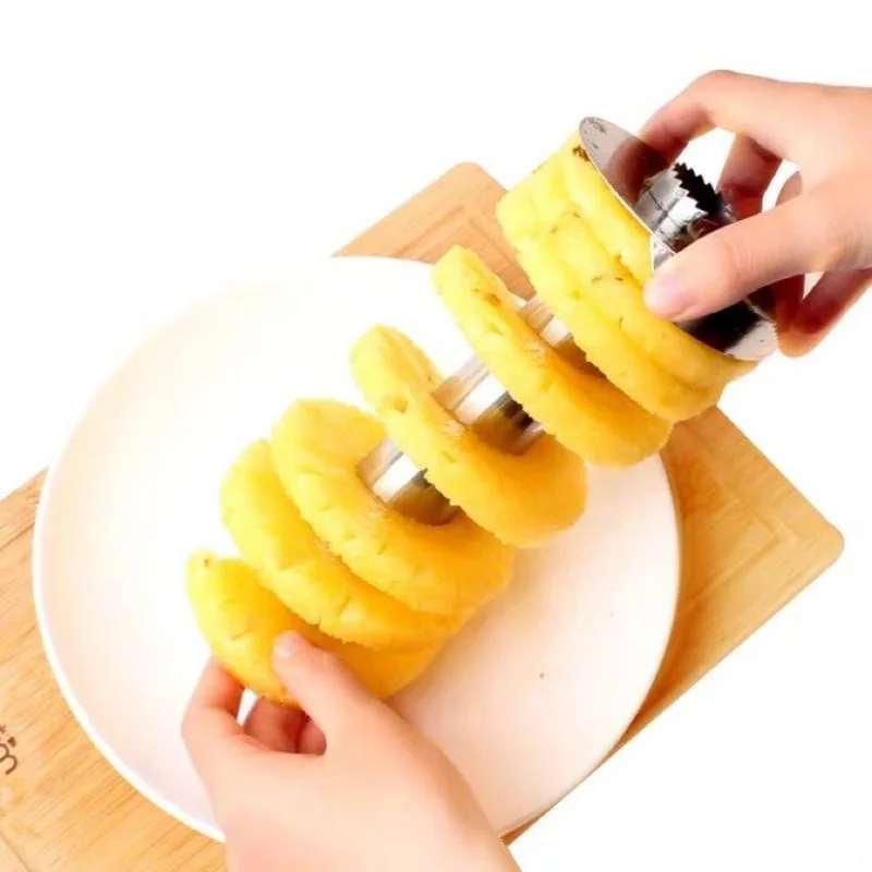 Dispozitiv feliator si curatator ananas [4]