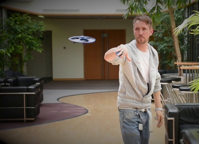 Drona UFO cu senzor de miscare [2]