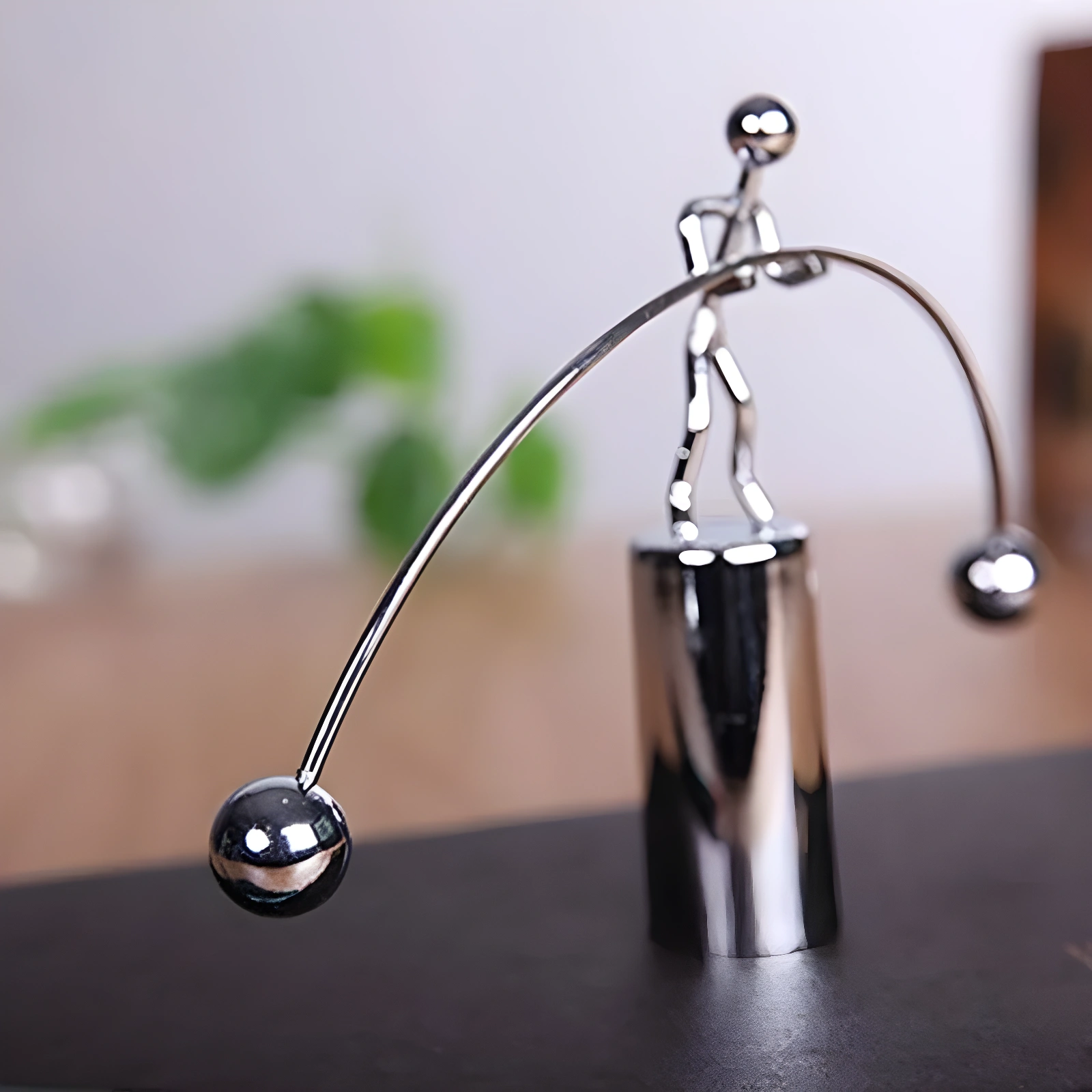 Obiect decorativ cu echilibru dinamic, Iron Man [5]