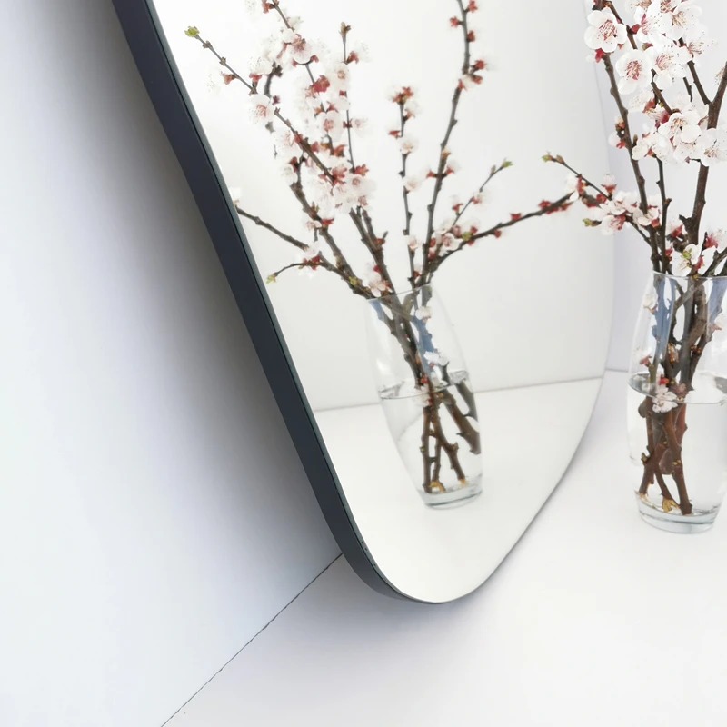 Oglinda Amorphous transparenta, design curbat, eleganta minimalista [4]