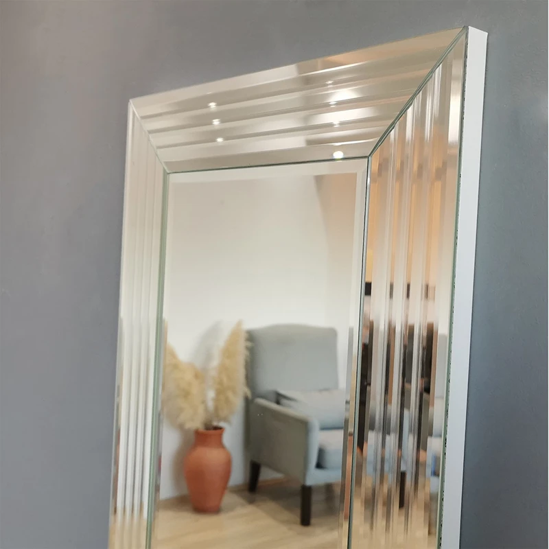Oglinda dreptunghiulara cu rama argintie, ajustabila, design elegant [7]