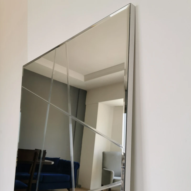 Oglinda dreptunghiulara cu rama argintie, eleganta si moderna [7]