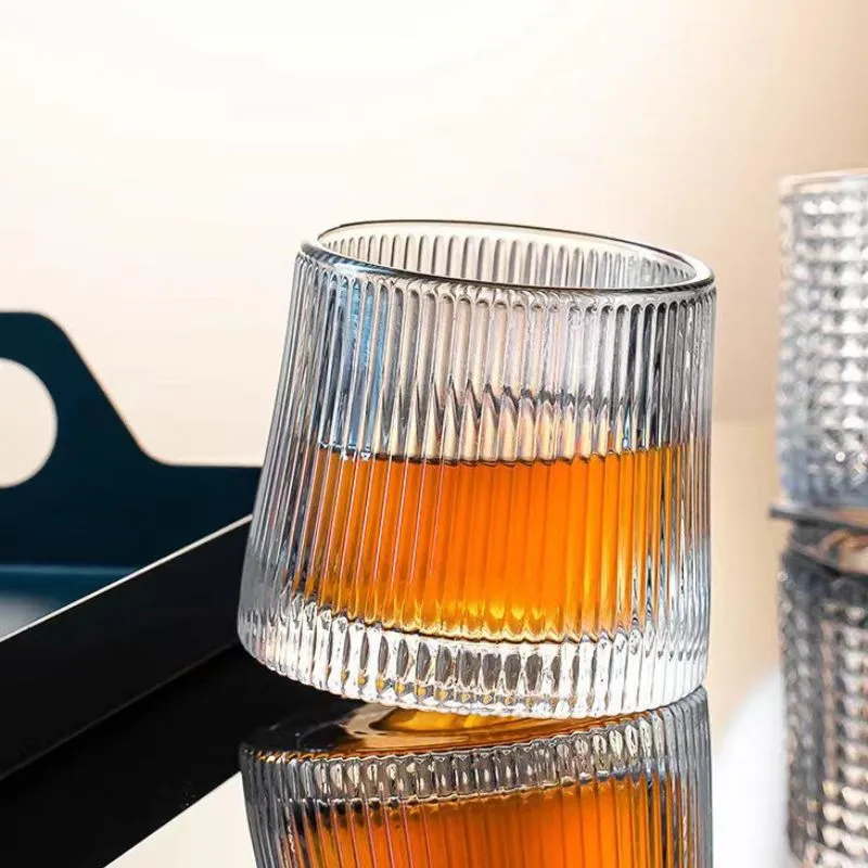 Pahar whiskey Stripes cu baza din lemn [3]