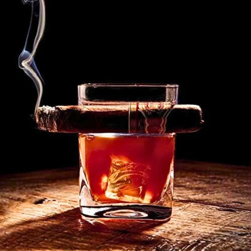 Pahar whiskey cu Suport Trabuc [3]