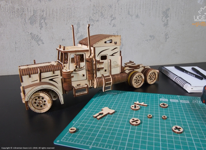 Puzzle 3D Camion VM-03 din lemn Ugears [8]