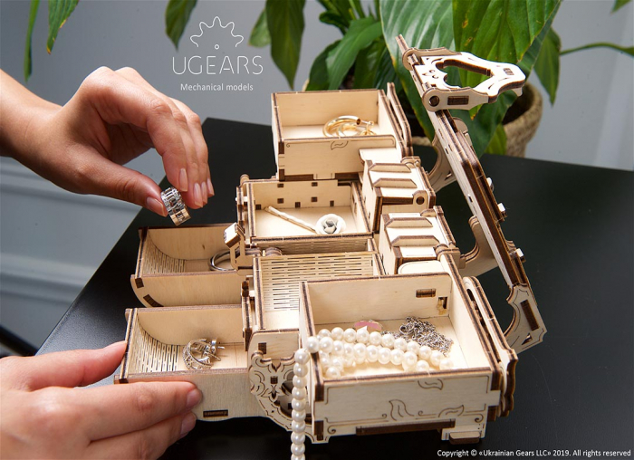 Puzzle 3D Cutie antica de bijuterii Ugears [9]