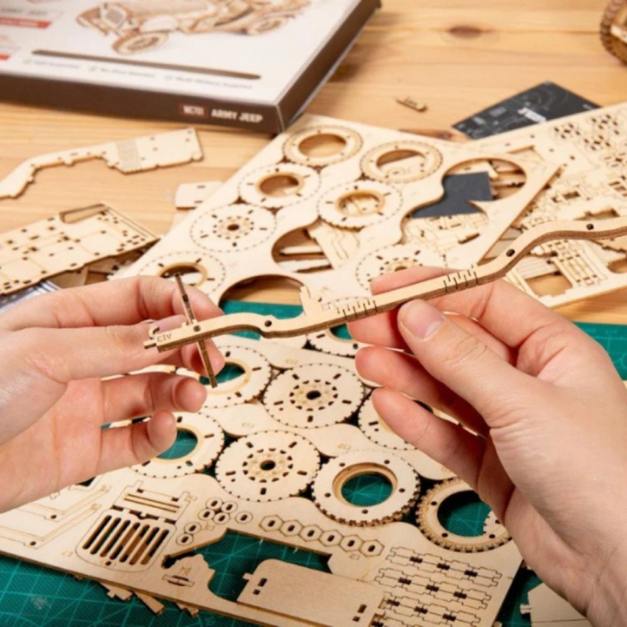 Puzzle 3D Locomotiva cu abur, Lemn, Robotime [5]