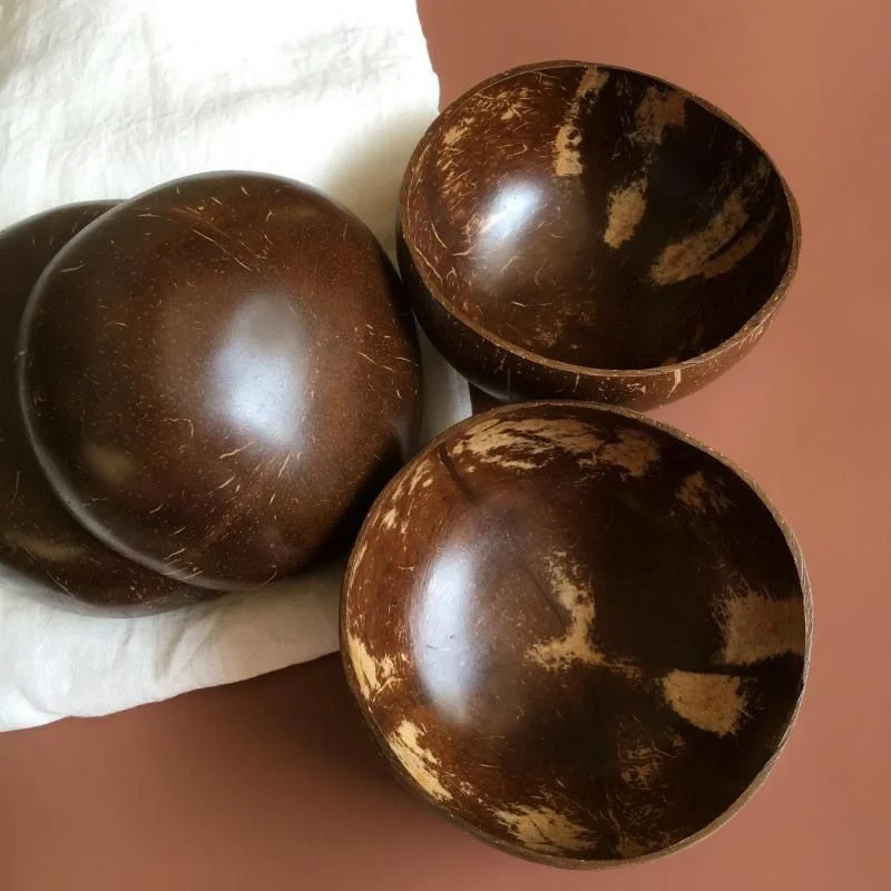 Set 2 boluri din coaja de nuca de cocos [6]